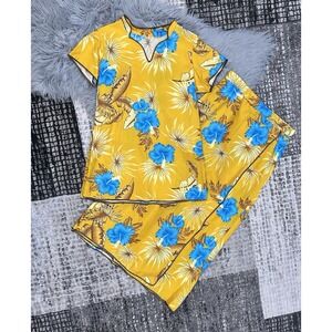 Women's‎ Traditional Fiji Sulu & Blouse Top With Blue Floral Accented 2pc Set